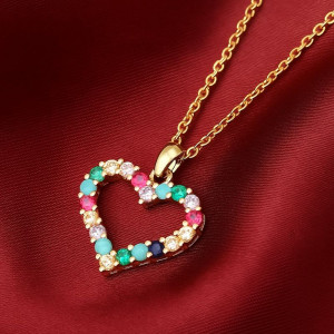 Золотистое колье с контурным сердцем из разноцветных камней J10841CJJ