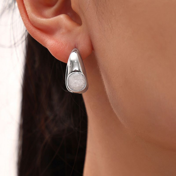 Серьги-пусеты Овалы двухцветные с белой эмалью CJL24780