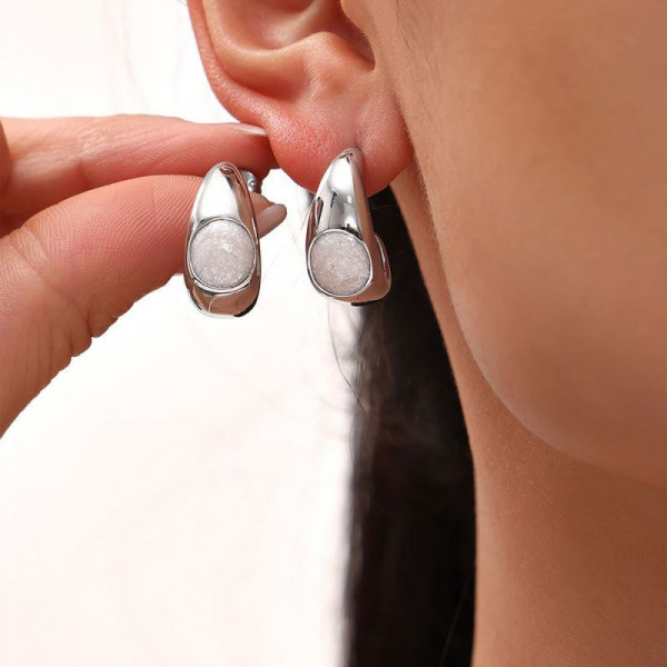 Серьги-пусеты Овалы двухцветные с белой эмалью CJL24780