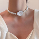 Жемчужный чокер с акцентной крупной бусиной неправильной формы CJP41148