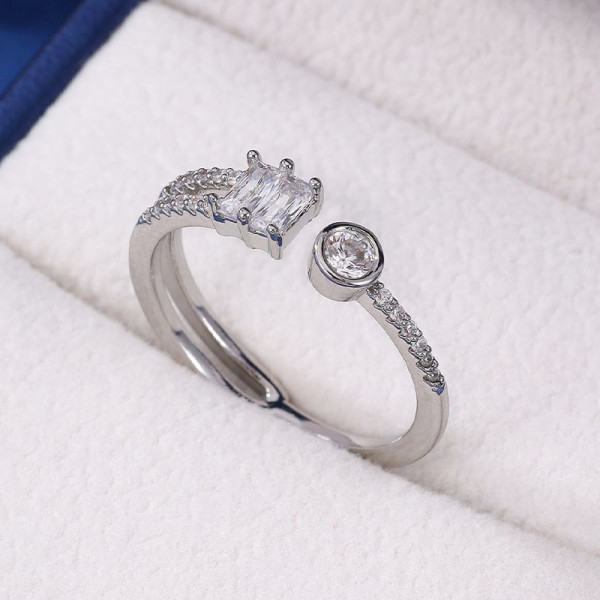 Разомкнутое кольцо с двумя кристаллами на двойной шинке CJJ22171