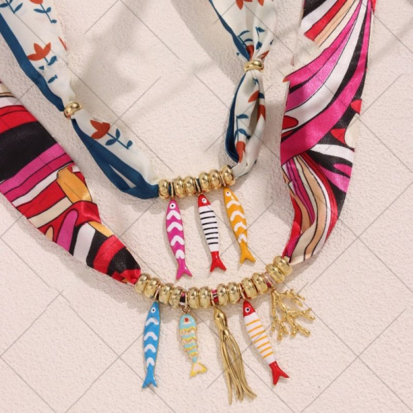 Экстравагантное колье-воротник с яркими эмалевыми рыбками CJR62285