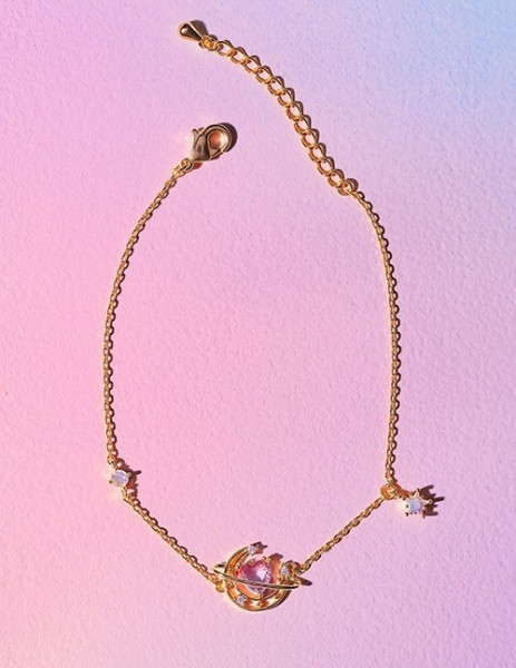 Серебристый браслет с подвеской-планетой R34912