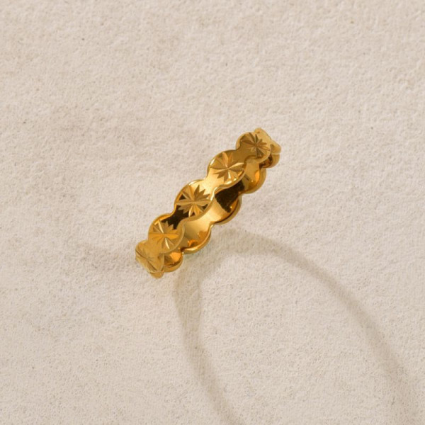 Кольцо-дорожка с волнообразным краем CJP95498