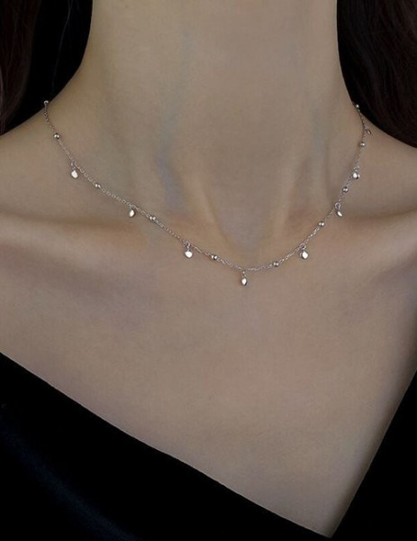 Серебристое Колье с деликатными миниатюрными кристаллами M09771