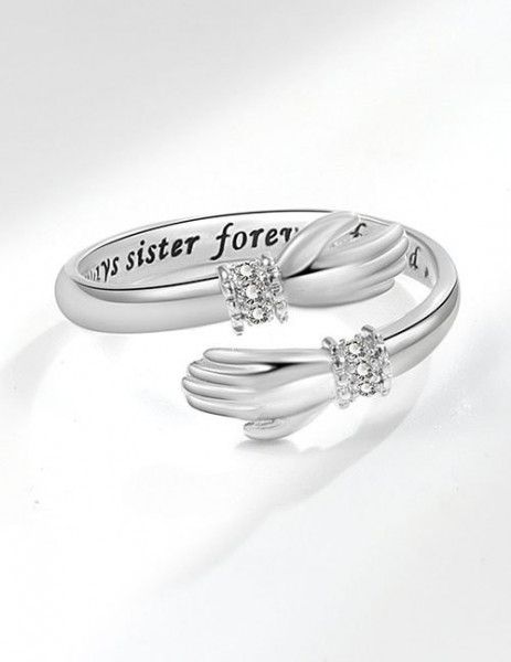 Кольцо из серебристого металла в форме переплетенных рук Z34225