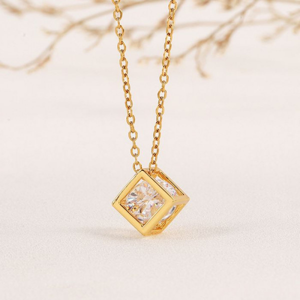 Золотистая цепочка с квадратным прозрачным кристаллом J10828CJJ