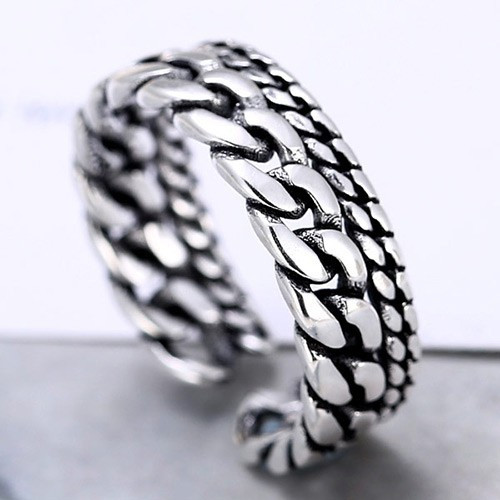 Широкое разомкнутое кольцо с черненым плетением «косичка» A44287