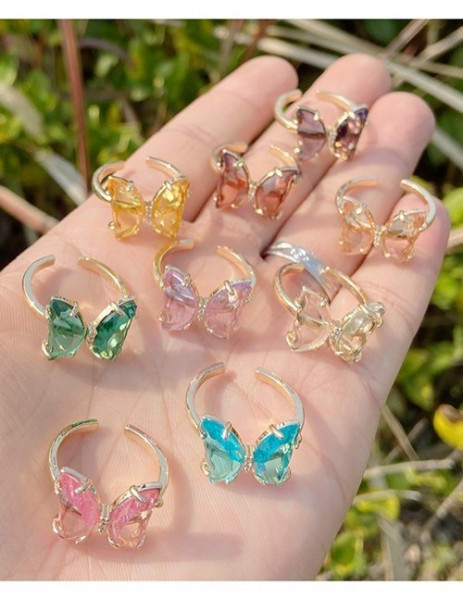 Кольцо с крупной бабочкой из цветного стекла S32496