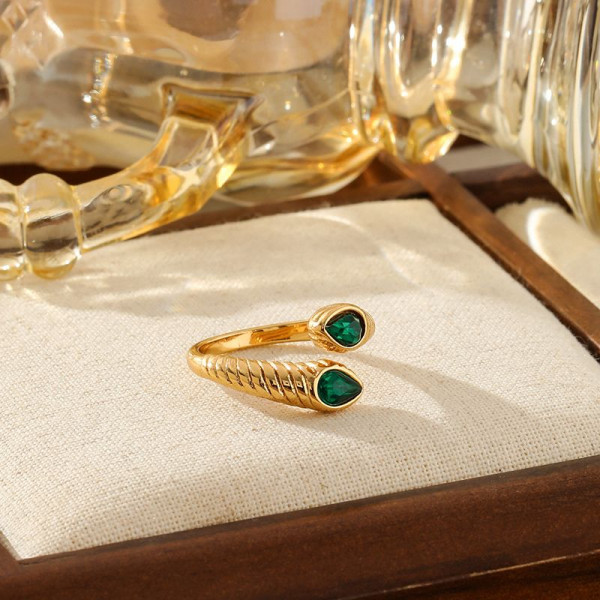 Кольцо разомкнутое в форме змеи с кристаллами CJN90700