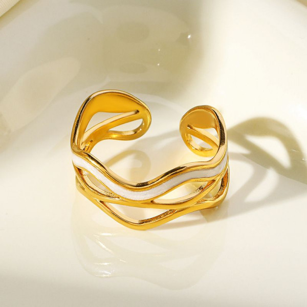 Широкое кольцо с волнообразными краями CJM18032