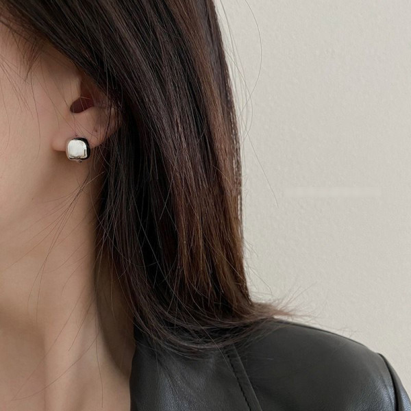 Серьги латунь с напылением платиной в виде квадрата J10053CJJ