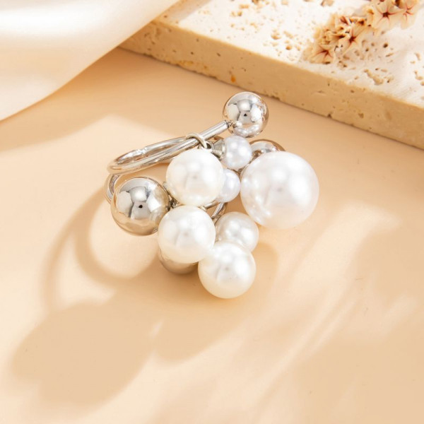 Кольцо в виде грозди жемчужин на веточке CJT03630