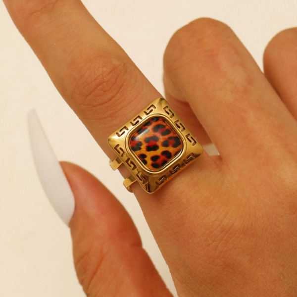 Массивное кольцо с леопардовым принтом и шипами CJR67938