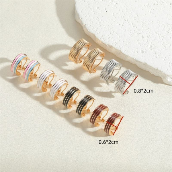 Серьги-кольца широкие с белой эмалью CJC96418