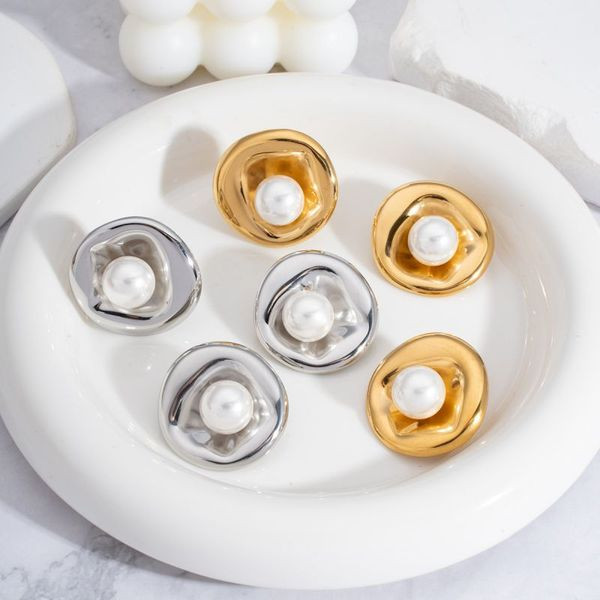 Широкое стальное кольцо с фактурной поверхностью и крупным жемчугом CJL84097