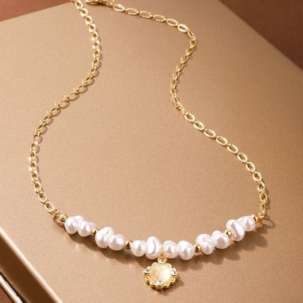 Золотистая цепочка с речным жемчугом и круглой подвеской CJL03493