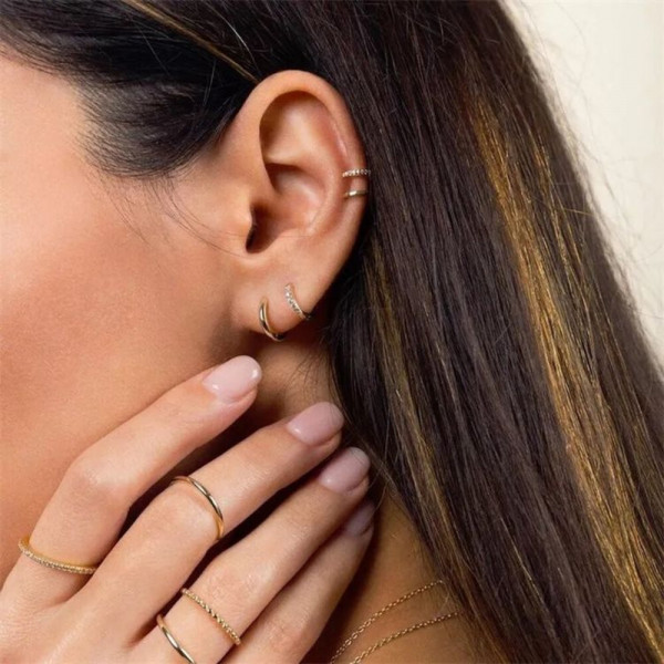 Базовые серьги-кольца конго с тонким профилем J10272CJJ