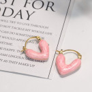Золотистые серьги-кольца с объемными подвесками в форме розовых сердец CJH38309