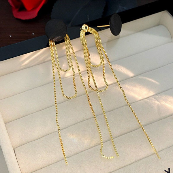 Длинные серьги с черными дисками CJP62437