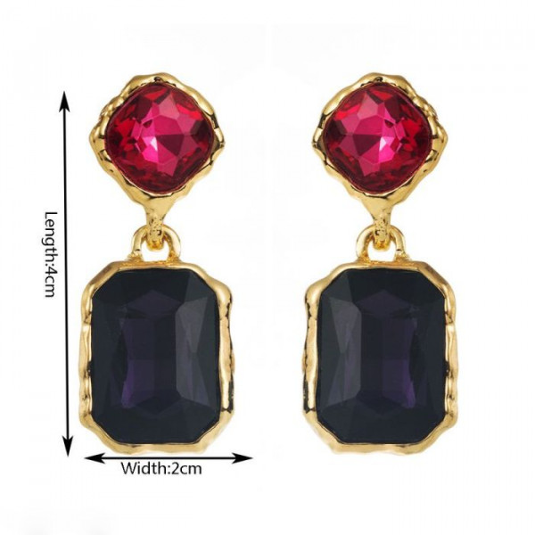 Нарядные серьги с крупными кристаллами в золотистой оправе CJM67002