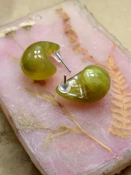 Набор разноцветных акриловых серег пусет в форме глянцевых капель 1J10141СJJ