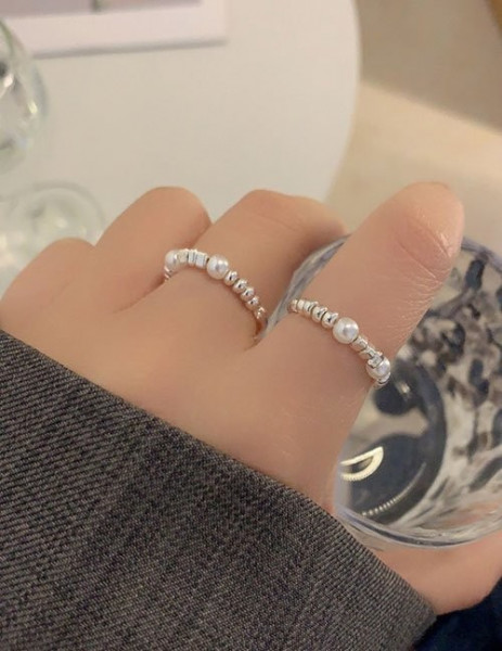 Серебристок кольцо с жемчугом и фианитами Z28497