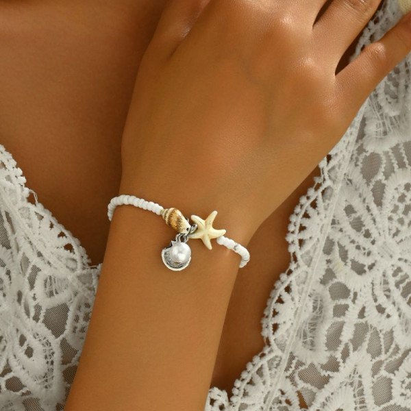 Браслет из жемчуга с золотистой звездой CJN34465