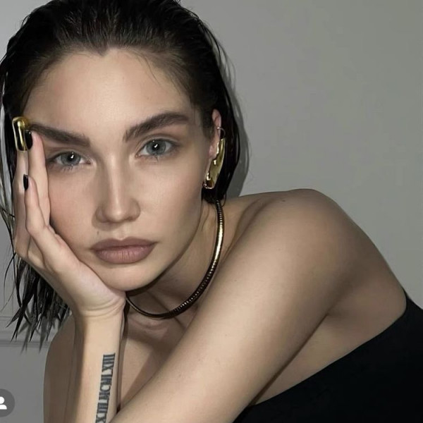 Жесткое колье-чокер из полированной медицинской стали J11441CJJ