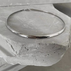 Жесткое колье-чокер из полированной медицинской стали J11441CJJ