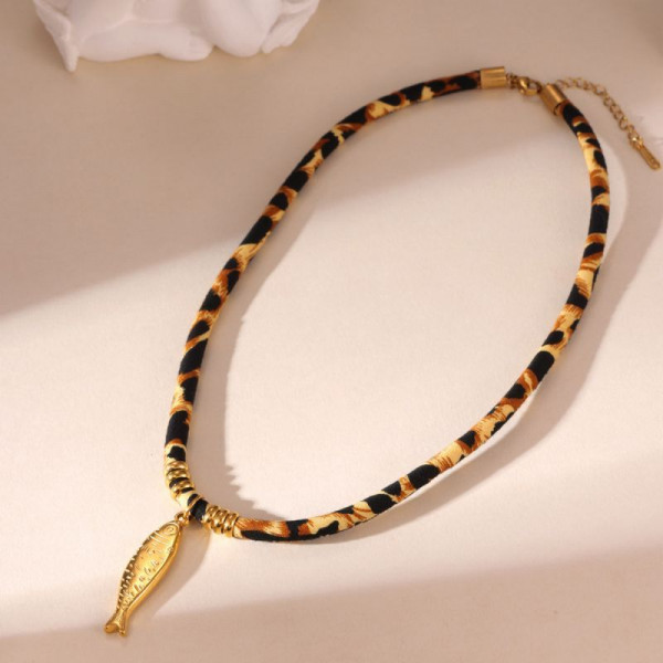 Леопардовый чокер с золотистым солнцем и камнем CJP62286