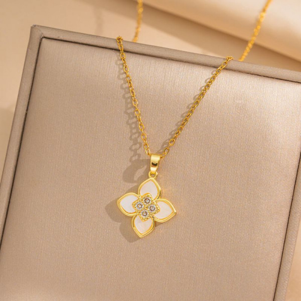 Золотистая цепочка с белым клевером CJH94003