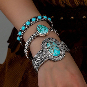 Жесткий браслет CJP52386