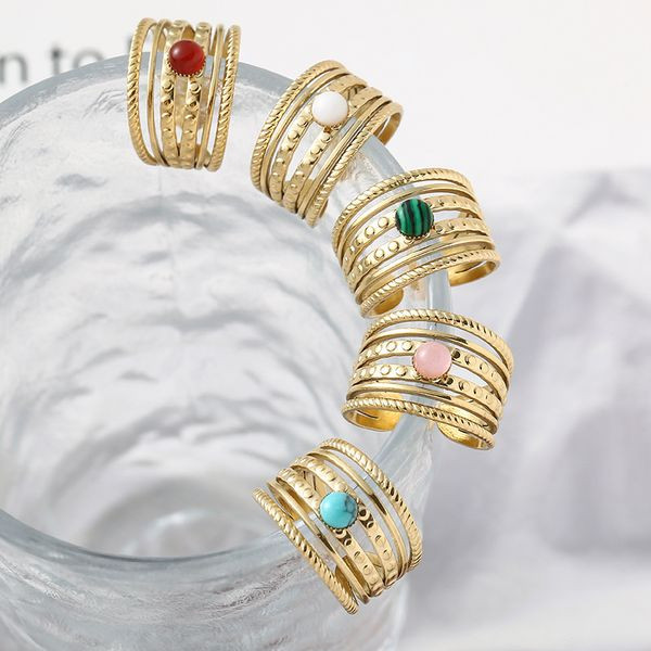 Широкое фактурное кольцо с розовой вставкой CJL47041