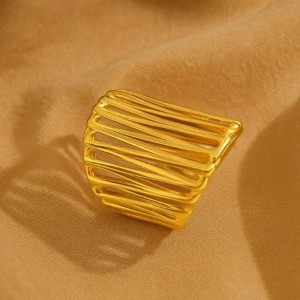 Широкое золотистое кольцо с вертикальной перфорацией 1J12249CJJ