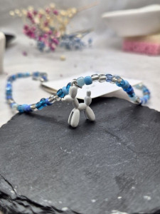 Колье из голубого бисера с объемной подвеской-медведем J10758CJJ