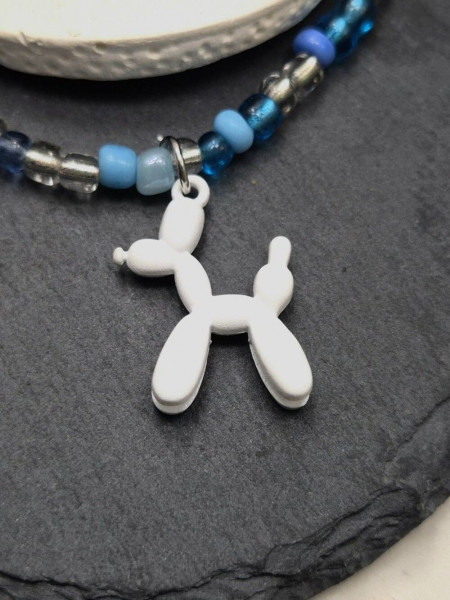 Колье из голубого бисера с объемной подвеской-медведем J10758CJJ