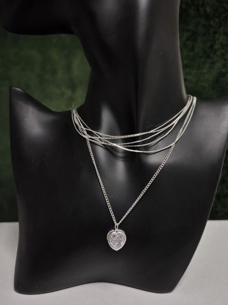 Многослойное серебристое колье из тонких цепей с сердцем J11444CJJ