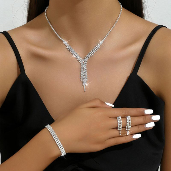 Комплект бижутерии CJH44104