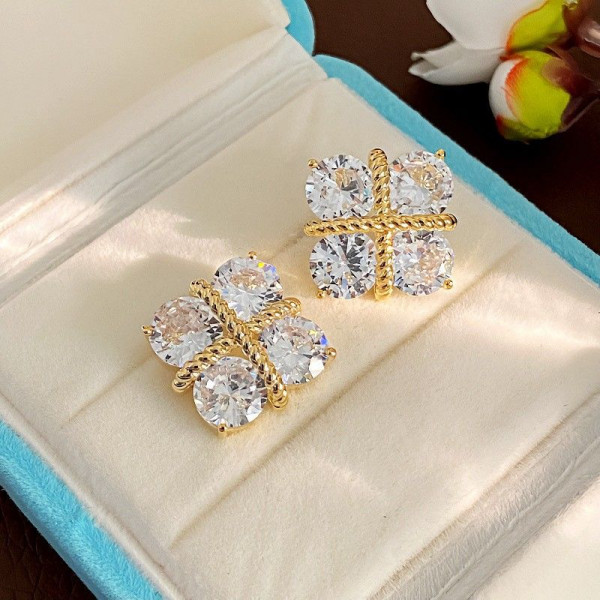 Серьги-пусеты из четырех крупных кристаллов CJP62447