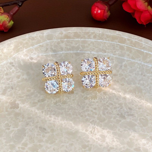 Ювелирные серьги CJP62447