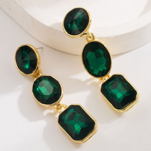 Длинные вечерние серьги с изумрудными кристаллами CJM67033