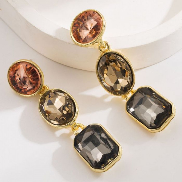 Длинные вечерние серьги с изумрудными кристаллами CJM67033