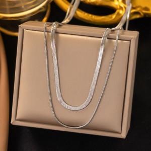 Двойное серебристое колье из плоских цепочек CJH15713