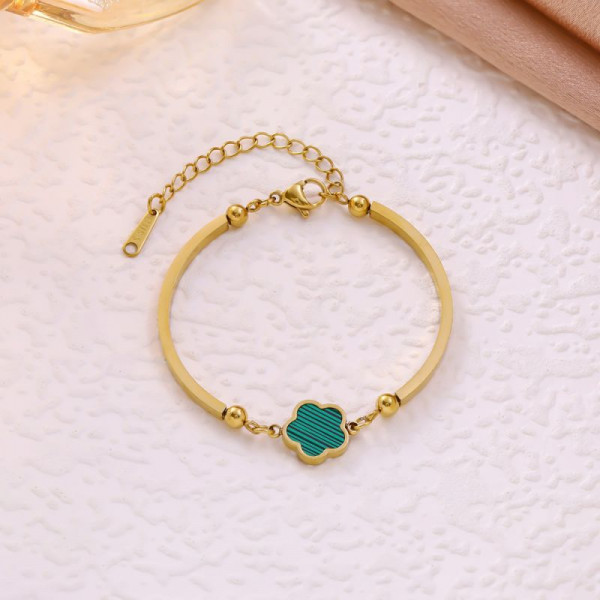 Браслет-цепочка с черным цветком и бусинами CJR70297