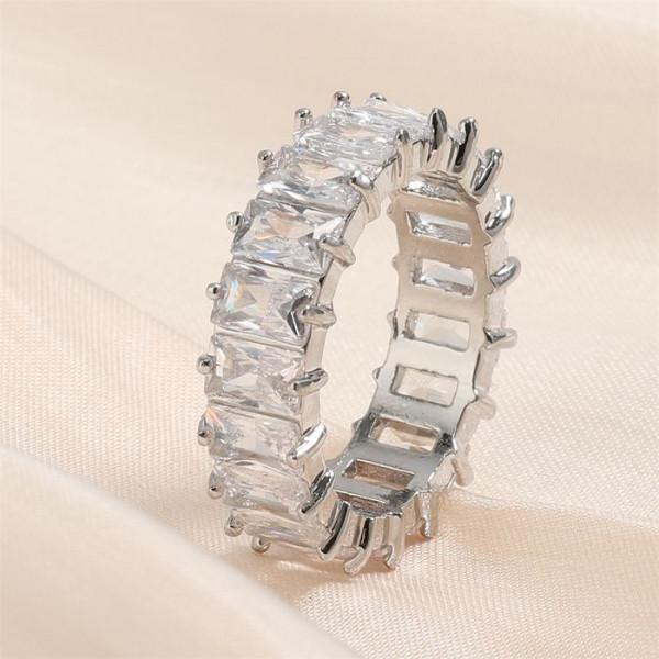 Кольцо дорожка с прозрачными кристаллами огранки багет P70479MSK