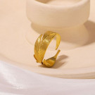 Разомкнутое кольцо с фактурой птичьего пера CJL88530