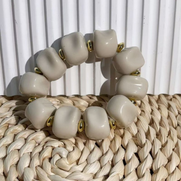 Браслет из бусин декоративного камня CJT21696