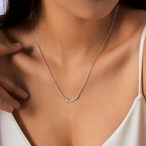 Тонкая цепочка с миниатюрной подвеской-дорожкой из фианитов CJT11322