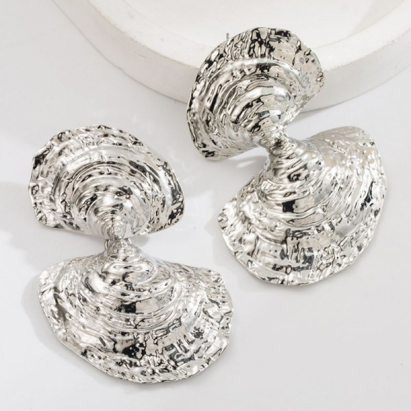 Массивные серебристые серьги в форме двойных раковин CJN81601